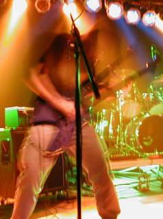 Desdemonia, bang that head that doesn't bang