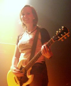 Couchgrass: Vicky smiling although it's her last gig with the girls (and boys)