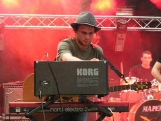 Pillow: generic postrock from Belgium with occasional cool moments