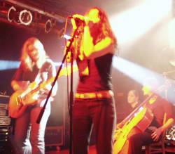 Couchgrass mesmerized the KuFa with the sound of Rrrriot rock
